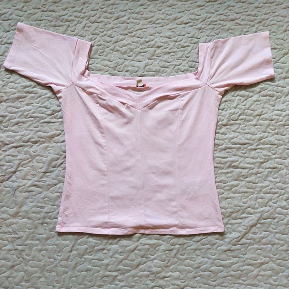 Baby pink romantic square neck Guess top, women's size L fits like size M - Picture 2 of 5